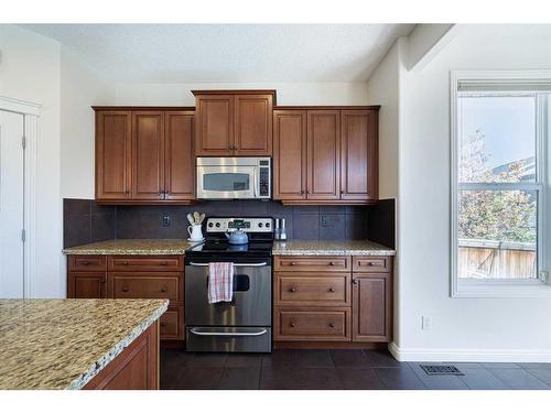 311 Royal Oak Circle Nw, Calgary, AB - Indoor Photo Showing Kitchen