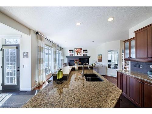 311 Royal Oak Circle Nw, Calgary, AB - Indoor Photo Showing Kitchen With Double Sink