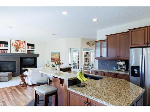 311 Royal Oak Circle Nw, Calgary, AB - Indoor Photo Showing Kitchen