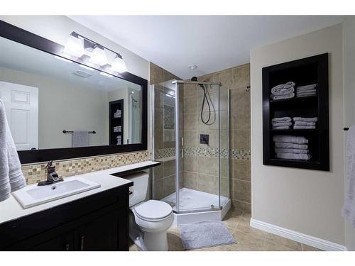 311 Royal Oak Circle Nw, Calgary, AB - Indoor Photo Showing Bathroom