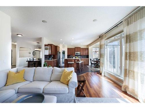 311 Royal Oak Circle Nw, Calgary, AB - Indoor Photo Showing Living Room