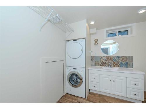 2403 54 Avenue Sw, Calgary, AB - Indoor Photo Showing Laundry Room