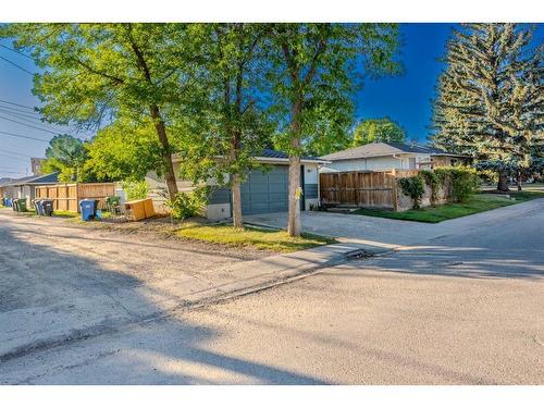 2403 54 Avenue Sw, Calgary, AB - Outdoor