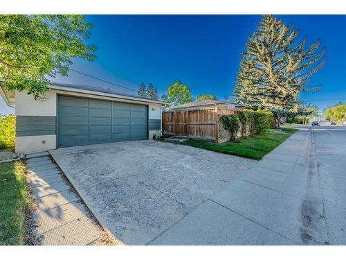 2403 54 Avenue Sw, Calgary, AB - Outdoor