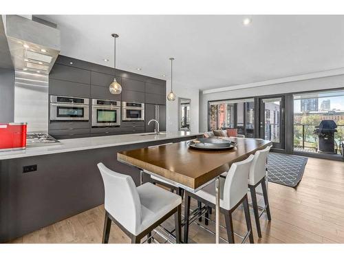 404-414 Meredith Road Ne, Calgary, AB - Indoor Photo Showing Dining Room