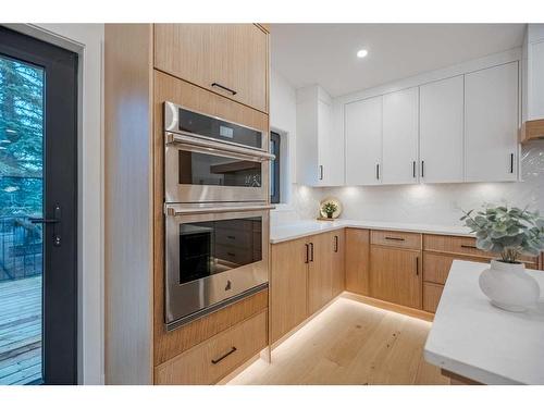 4175 Varsity Road Nw, Calgary, AB - Indoor Photo Showing Kitchen