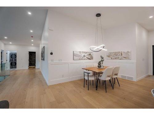 4175 Varsity Road Nw, Calgary, AB - Indoor Photo Showing Dining Room