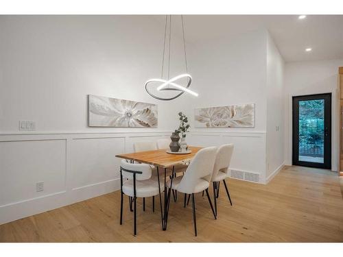 4175 Varsity Road Nw, Calgary, AB - Indoor Photo Showing Dining Room