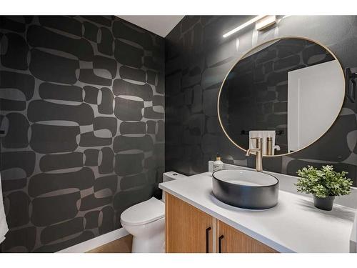 4175 Varsity Road Nw, Calgary, AB - Indoor Photo Showing Bathroom