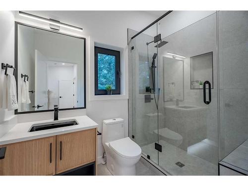 4175 Varsity Road Nw, Calgary, AB - Indoor Photo Showing Bathroom