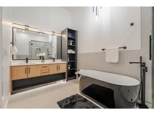 4175 Varsity Road Nw, Calgary, AB - Indoor Photo Showing Bathroom