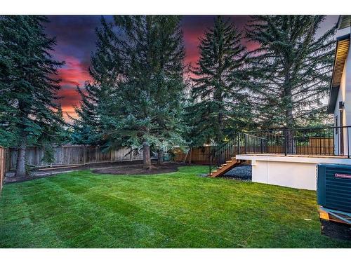 4175 Varsity Road Nw, Calgary, AB - Outdoor With Backyard