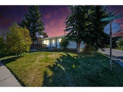 4203 Rundlehorn Drive NE Calgary, AB T1Y 2K3