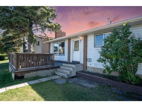 4203 Rundlehorn Drive Ne, Calgary, AB - Outdoor