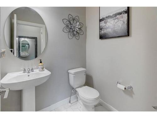 116 Livingston Parade Ne, Calgary, AB - Indoor Photo Showing Bathroom