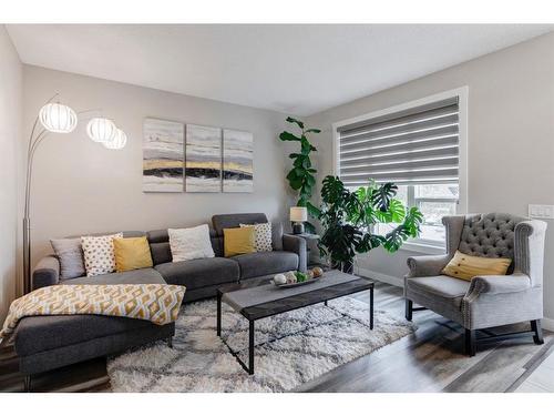 116 Livingston Parade Ne, Calgary, AB - Indoor Photo Showing Living Room