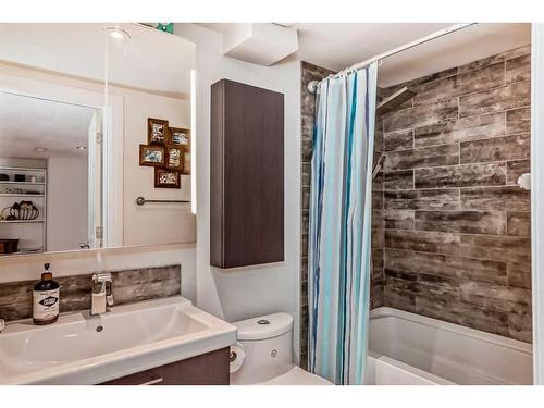 39 Southland Crescent Sw, Calgary, AB - Indoor Photo Showing Bathroom