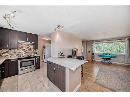 39 Southland Crescent Sw, Calgary, AB - Indoor Photo Showing Kitchen