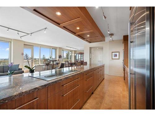 606,607-3316 Rideau Place Sw, Calgary, AB - Indoor Photo Showing Kitchen