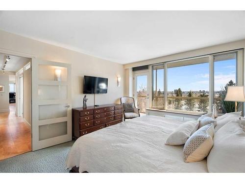 606,607-3316 Rideau Place Sw, Calgary, AB - Indoor Photo Showing Bedroom