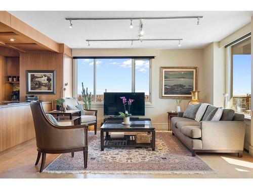 606,607-3316 Rideau Place Sw, Calgary, AB - Indoor Photo Showing Living Room