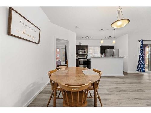 1217-604 East Lake Boulevard Ne, Airdrie, AB - Indoor Photo Showing Dining Room