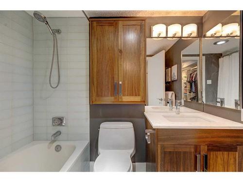 302-1731 9A Street Sw, Calgary, AB - Indoor Photo Showing Bathroom