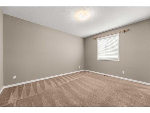 1 Havenfield Drive, Carstairs, AB - Indoor Photo Showing Other Room