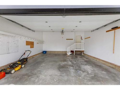 1 Havenfield Drive, Carstairs, AB - Indoor Photo Showing Garage