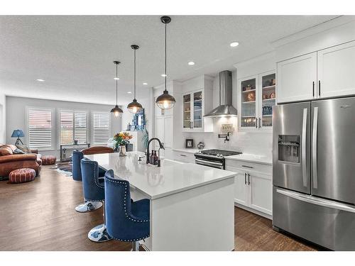 203 Bayview Circle Sw, Airdrie, AB - Indoor Photo Showing Kitchen With Upgraded Kitchen