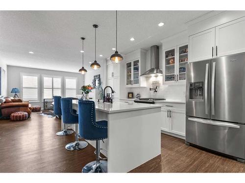 203 Bayview Circle Sw, Airdrie, AB - Indoor Photo Showing Kitchen With Upgraded Kitchen