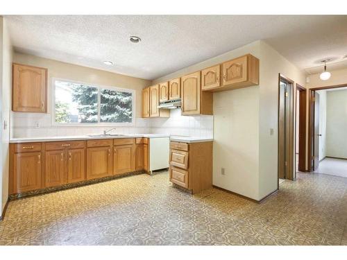 356 Glamorgan Crescent Sw, Calgary, AB - Indoor Photo Showing Kitchen