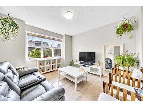 118 Auburn Meadows Avenue Se, Calgary, AB - Indoor Photo Showing Living Room