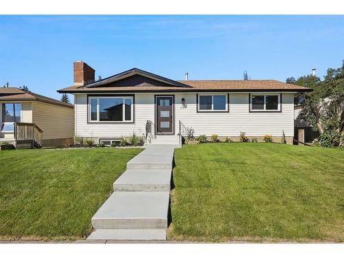 139 Bracewood Road Sw, Calgary, AB - Outdoor With Facade