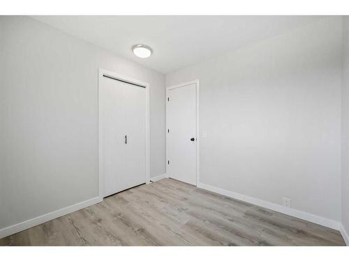 139 Bracewood Road Sw, Calgary, AB - Indoor Photo Showing Other Room