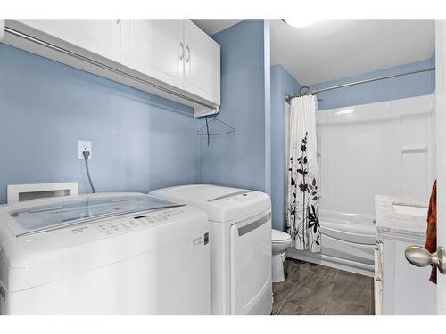 5517 50 Street, Olds, AB - Indoor Photo Showing Laundry Room