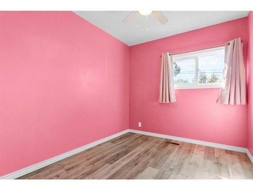 5517 50 Street, Olds, AB - Indoor Photo Showing Other Room