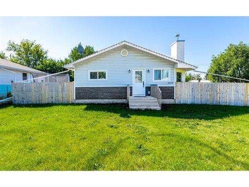 5517 50 Street, Olds, AB - Outdoor