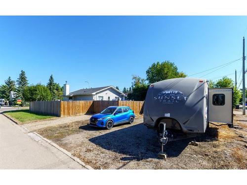 5517 50 Street, Olds, AB - Outdoor