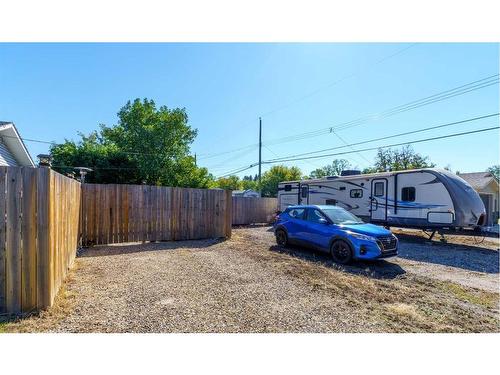 5517 50 Street, Olds, AB - Outdoor