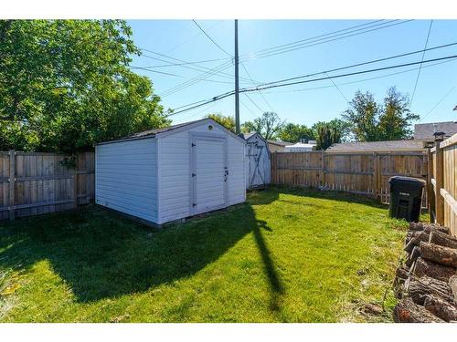 5517 50 Street, Olds, AB - Outdoor With Backyard