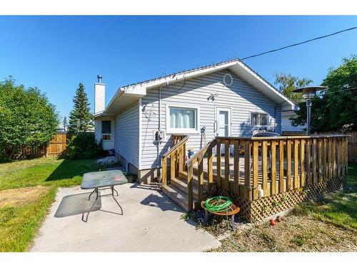 5517 50 Street, Olds, AB - Outdoor