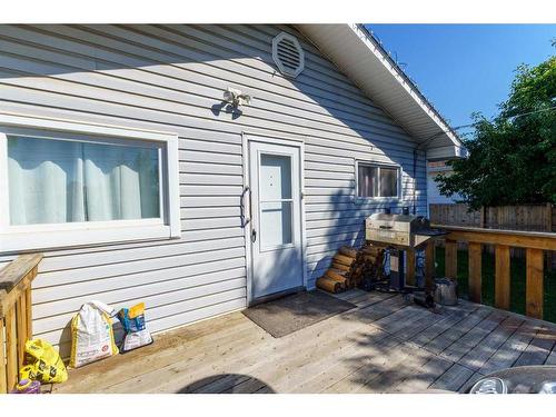 5517 50 Street, Olds, AB - Outdoor With Exterior