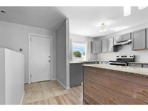 5517 50 Street, Olds, AB - Indoor Photo Showing Kitchen