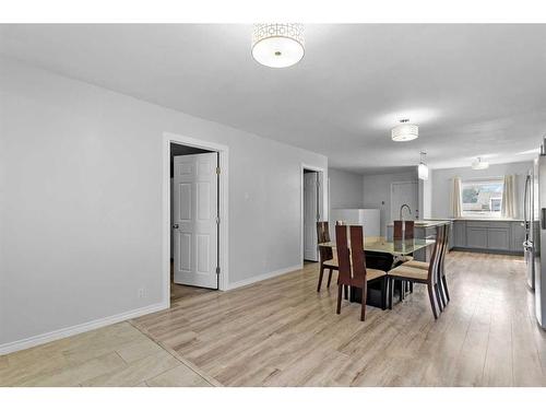 5517 50 Street, Olds, AB - Indoor Photo Showing Dining Room