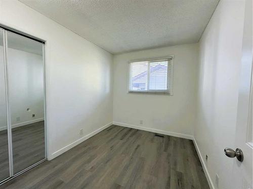 263 Castleridge Drive Ne, Calgary, AB - Indoor Photo Showing Other Room