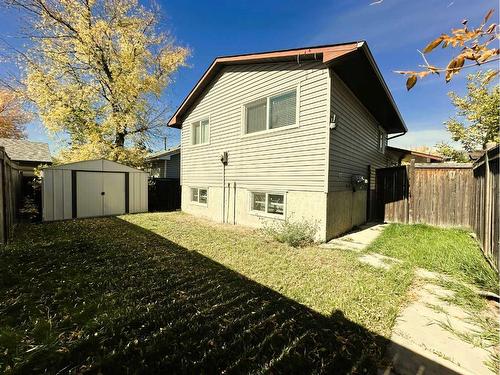 263 Castleridge Drive Ne, Calgary, AB - Outdoor