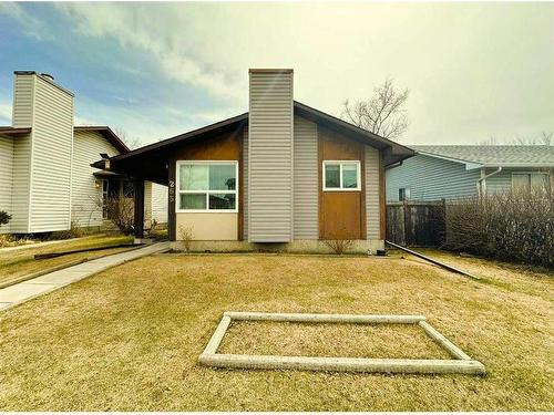 263 Castleridge Drive Ne, Calgary, AB - Outdoor With Exterior