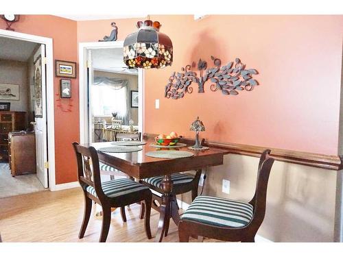 5628 Sunrise Crescent, Olds, AB - Indoor Photo Showing Dining Room