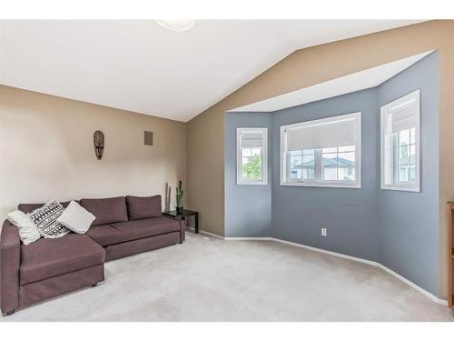 97 Douglas Ridge Circle Se, Calgary, AB - Indoor Photo Showing Living Room